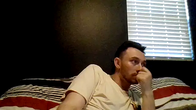 Snapshot of Mikecloudyhawk chatting on June 20, 2026, 3:37 pm Mikecloudyhawk online show from June 20, 2026, 3:37 pm