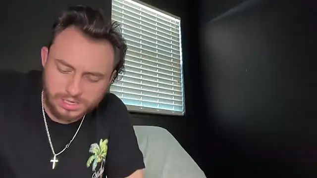 Snapshot of Mikecloudyhawk chatting on July 23, 2026, 3:43 pm Mikecloudyhawk online show from July 23, 2026, 3:43 pm