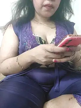 Hot Girl 2580 online show from July 3, 2026, 3:18 pm