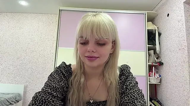 Snapshot of LucilleGrammont chatting on June 8, 2026, 8:26 am LucilleGrammont online show from June 8, 2026, 8:26 am