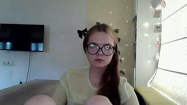 AvrilGillig online show from June 25, 2026, 6:07 am