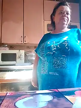 Snapshot of oksana72 chatting on September 25, 2025, 8:18 am oksana72 online show from September 25, 2025, 8:18 am