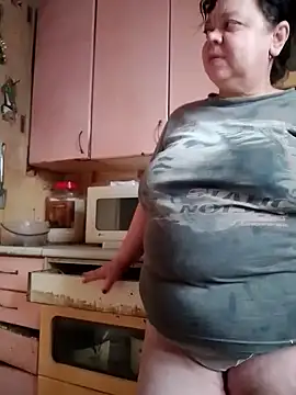 Snapshot of oksana72 chatting on March 6, 2026, 8:11 am oksana72 online show from March 6, 2026, 8:11 am