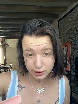 Snapshot of gueule_d-ange chatting on June 15, 2026, 2:52 pm gueule d-ange online show from June 15, 2026, 2:52 pm