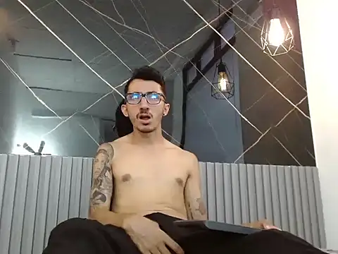 DylanAnderson1 online show from June 12, 2026, 8:41 pm