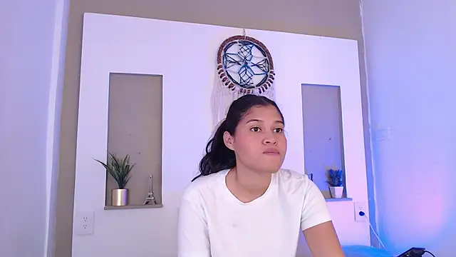 Snapshot of Kitty_Desire2 chatting on June 19, 2026, 12:31 pm Kitty Desire2 online show from June 19, 2026, 12:31 pm