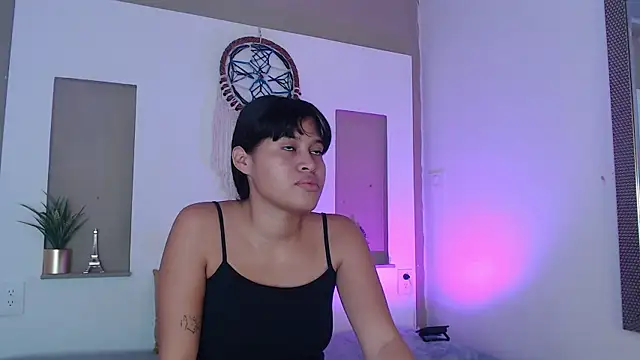 Snapshot of Kitty_Desire2 chatting on July 21, 2026, 12:40 pm Kitty Desire2 online show from July 21, 2026, 12:40 pm