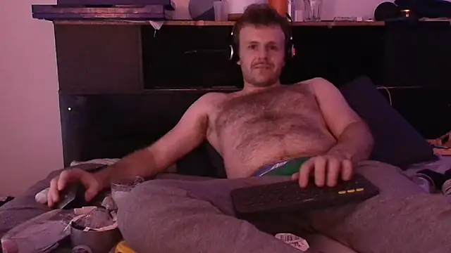 Snapshot of kinkyboipig chatting on June 11, 2026, 6:17 pm kinkyboipig online show from June 11, 2026, 6:17 pm