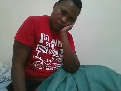 Snapshot of Sweetbanana24 chatting on July 1, 2026, 12:23 am Sweetbanana24 online show from July 1, 2026, 12:23 am
