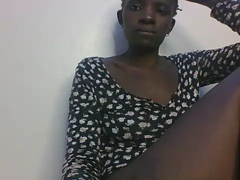 Snapshot of ebonypetite2 chatting on June 24, 2026, 3:33 pm ebonypetite2 online show from June 24, 2026, 3:33 pm