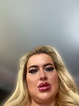 BarbieLeahX online show from July 1, 2026, 9:44 am