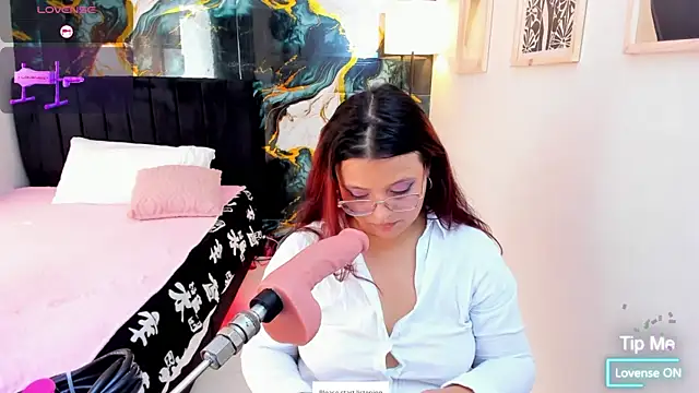 Snapshot of Miss_Kloee chatting on July 24, 2026, 7:34 pm Miss Kloee online show from July 24, 2026, 7:34 pm
