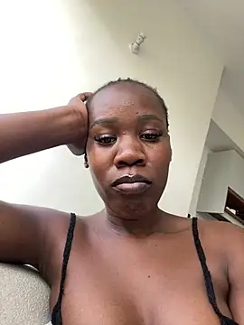 Snapshot of Sweet-Sandrah chatting on June 17, 2026, 12:18 pm Sweet-Sandrah online show from June 17, 2026, 12:18 pm