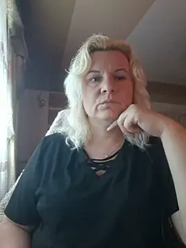 VikaRaine555 online show from June 13, 2026, 3:54 pm