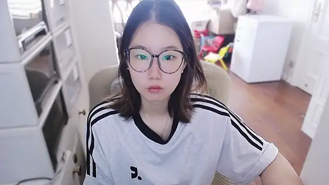 Snapshot of xiaoxiong-99 chatting on June 12, 2026, 6:56 am xiaoxiong-99 online show from June 12, 2026, 6:56 am