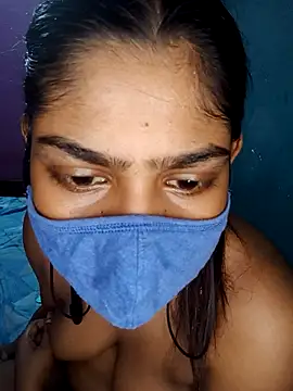 Snapshot of Model-031 chatting on June 18, 2026, 12:20 pm Model-031 online show from June 18, 2026, 12:20 pm