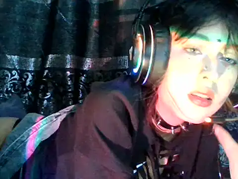 kittenpasive30 online show from June 14, 2026, 4:20 pm
