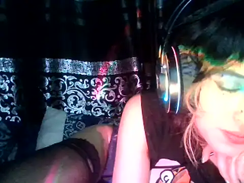 kittenpasive30 online show from June 26, 2026, 4:39 am