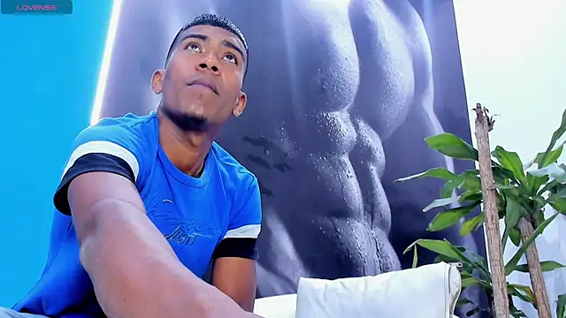 Snapshot of Axel_hunter15 chatting on June 18, 2026, 9:52 pm Axel hunter15 online show from June 18, 2026, 9:52 pm