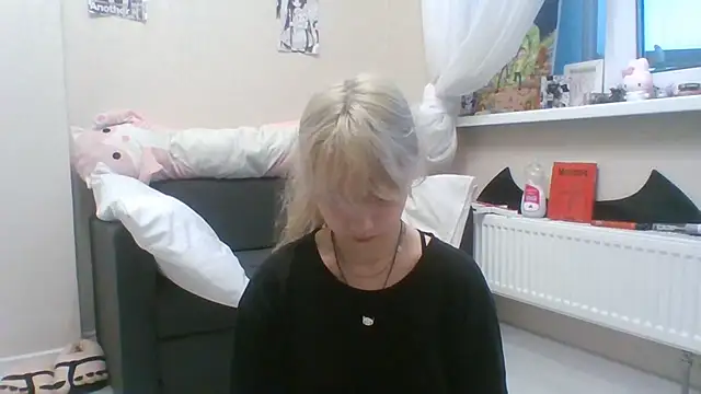 Snapshot of DinaKolter chatting on July 15, 2026, 4:45 pm DinaKolter online show from July 15, 2026, 4:45 pm