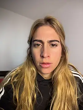 Snapshot of NicoleWilder chatting on July 6, 2026, 12:24 pm NicoleWilder online show from July 6, 2026, 12:24 pm