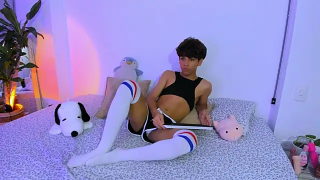 Samy Twink online show from June 23, 2026, 2:42 am