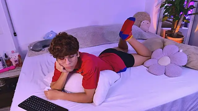 Samy Twink online show from July 1, 2026, 1:18 am