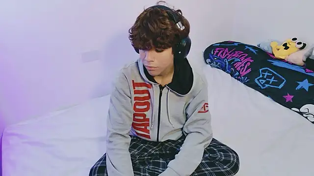 Samy Twink online show from July 29, 2026, 3:37 am