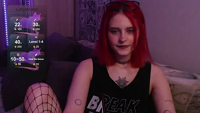 ScarlettAw online show from June 17, 2026, 7:37 pm