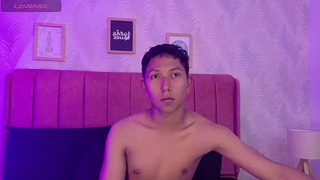 Snapshot of Nico_Velvet chatting on June 11, 2026, 10:08 pm Nico Velvet online show from June 11, 2026, 10:08 pm