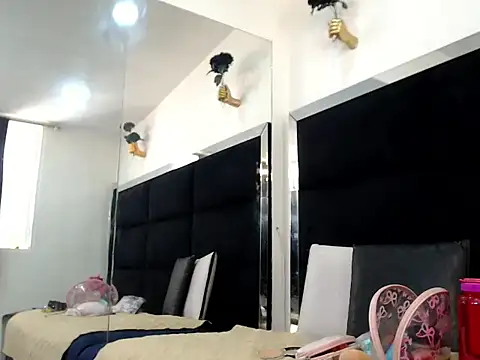 Snapshot of Jazmiin_Rosee chatting on July 17, 2026, 7:52 pm Jazmiin Rosee online show from July 17, 2026, 7:52 pm