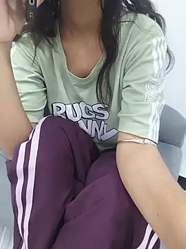 Snapshot of raina_143- chatting on June 19, 2026, 3:27 pm raina 143- online show from June 19, 2026, 3:27 pm