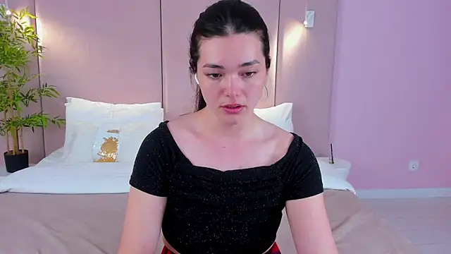 Snapshot of MaddieMeyer chatting on July 7, 2026, 7:23 am MaddieMeyer online show from July 7, 2026, 7:23 am