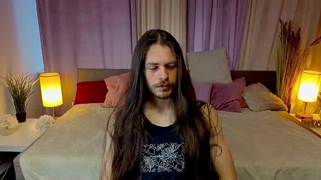 Snapshot of MartinnWolf chatting on June 17, 2026, 1:45 pm MartinnWolf online show from June 17, 2026, 1:45 pm