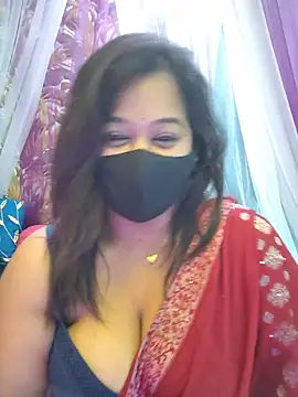 Snapshot of beauty_lisa- chatting on June 21, 2026, 7:11 am beauty lisa- online show from June 21, 2026, 7:11 am
