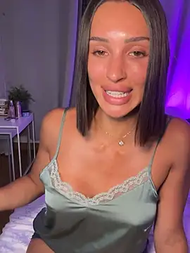 aliyahmoon online show from July 28, 2026, 9:25 pm