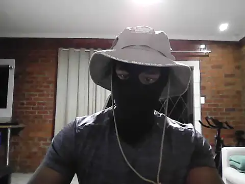 Snapshot of DiamondDannn2 chatting on June 11, 2026, 5:11 pm DiamondDannn2 online show from June 11, 2026, 5:11 pm