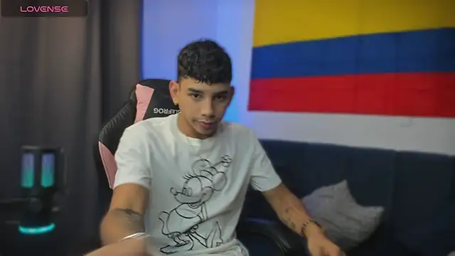 Snapshot of andy_cute22 chatting on July 1, 2026, 9:47 pm andy cute22 online show from July 1, 2026, 9:47 pm