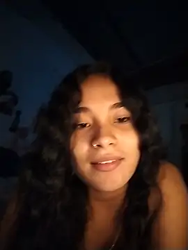 Snapshot of Kittyytinaa chatting on June 18, 2026, 2:45 am Kittyytinaa online show from June 18, 2026, 2:45 am