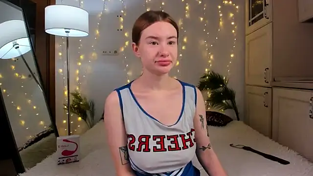 Snapshot of SonyaBabyn chatting on December 5, 2024, 12:22 pm SonyaBabyn online show from December 5, 2024, 12:22 pm