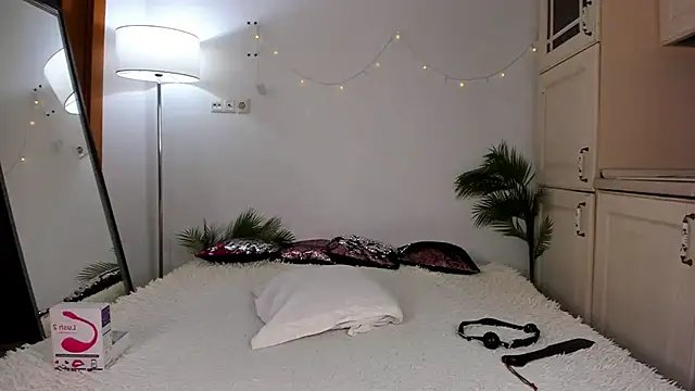 Snapshot of SonyaBabyn chatting on February 9, 2025, 12:52 pm SonyaBabyn online show from February 9, 2025, 12:52 pm