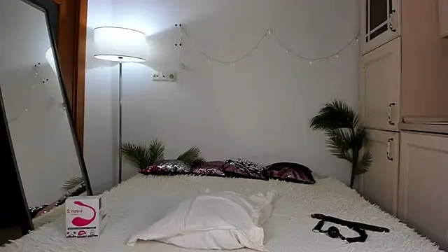 Snapshot of SonyaBabyn chatting on March 15, 2025, 2:01 pm SonyaBabyn online show from March 15, 2025, 2:01 pm