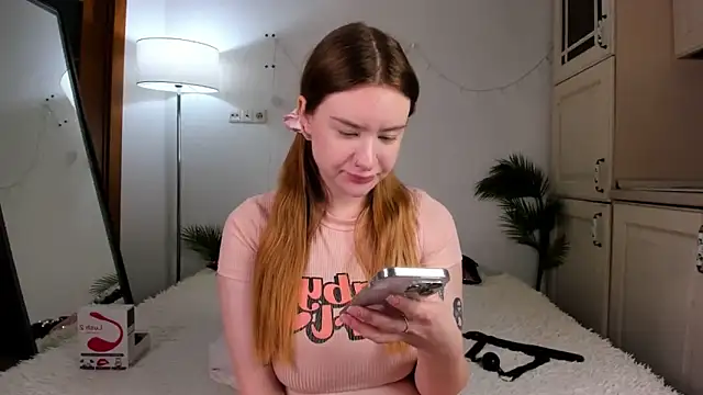 Snapshot of SonyaBabyn chatting on March 19, 2025, 1:07 pm SonyaBabyn online show from March 19, 2025, 1:07 pm