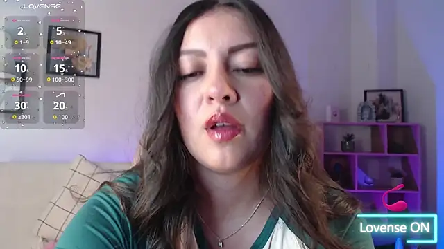 Snapshot of Cloee_dss chatting on June 17, 2026, 7:59 pm Cloee dss online show from June 17, 2026, 7:59 pm