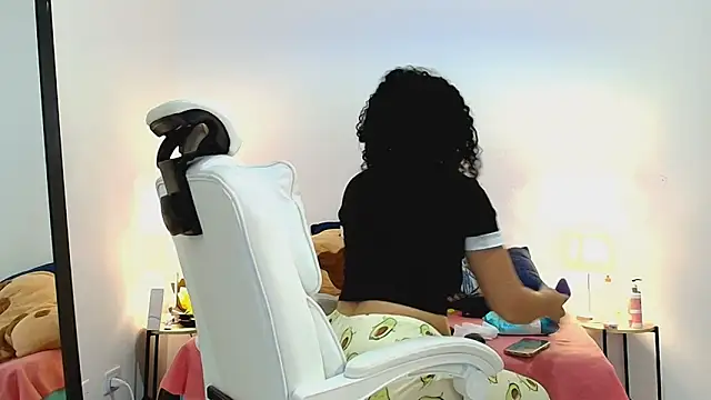 Isabella Sophia19 online show from July 9, 2026, 11:25 am