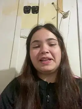 Snapshot of bella__hott chatting on June 24, 2026, 9:19 am bella hott online show from June 24, 2026, 9:19 am