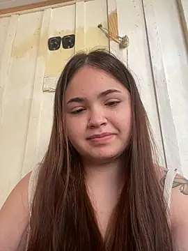 Snapshot of bella__hott chatting on July 29, 2026, 10:46 am bella hott online show from July 29, 2026, 10:46 am