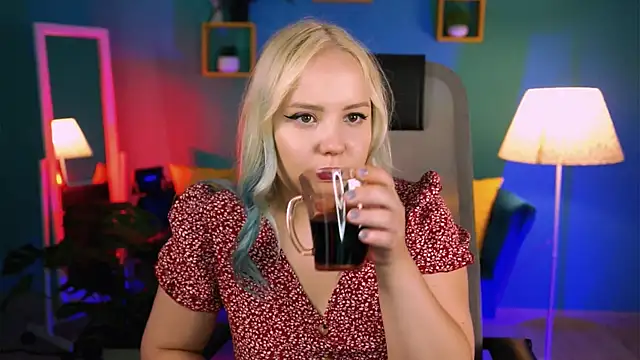 Snapshot of stellawatts chatting on June 16, 2026, 8:06 am stellawatts online show from June 16, 2026, 8:06 am