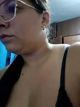 Snapshot of Dina_Phone chatting on June 13, 2026, 6:22 am Dina Phone online show from June 13, 2026, 6:22 am