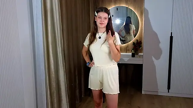 TonitaWatne online show from June 23, 2026, 1:58 am